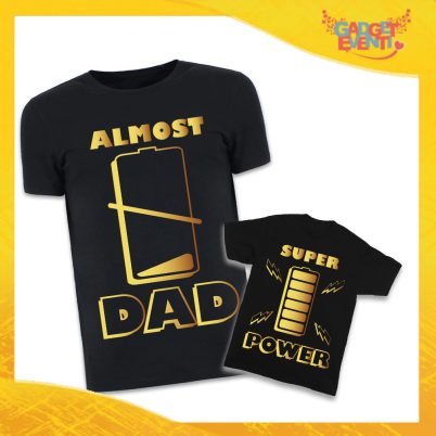 Coppia di T-Shirt Nere Padre Figlio Grafica Oro "Altro Che Picasso" Magliette Idea Regalo Originale Festa del Papà Gadget Eventi